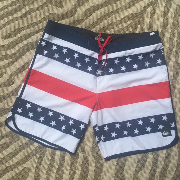 Men’s Quiksilver Swim Trunks - Picture 1 of 4